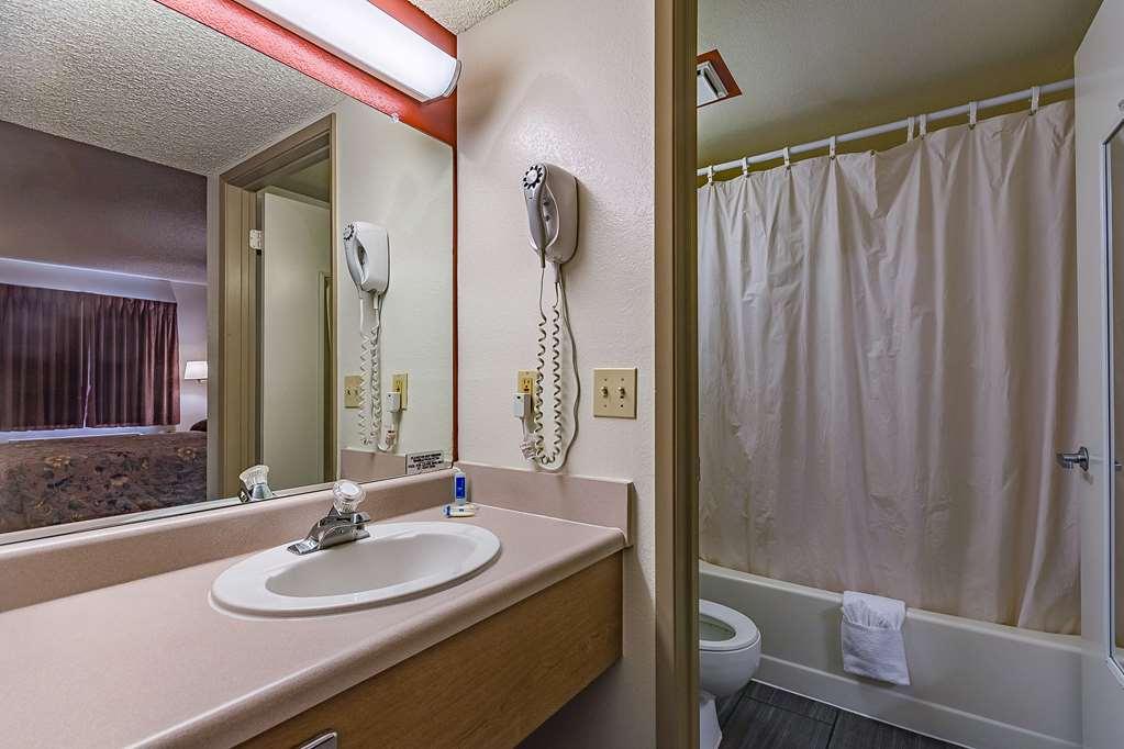 Studio 6-Fresno, Ca - Extended Stay Pinedale Room photo