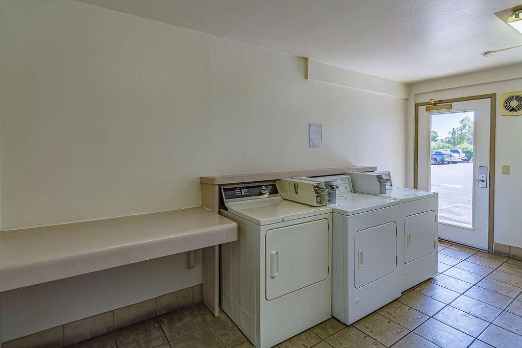 Studio 6-Fresno, Ca - Extended Stay Pinedale Facilities photo