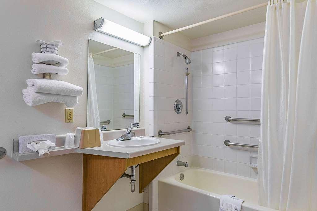 Studio 6-Fresno, Ca - Extended Stay Pinedale Room photo