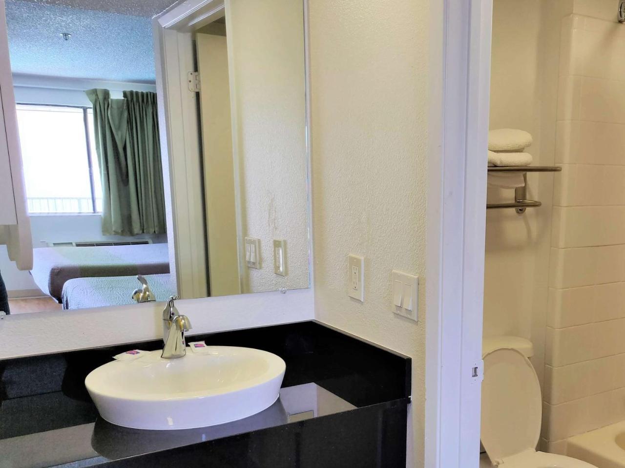 Studio 6-Fresno, Ca - Extended Stay Pinedale Exterior photo