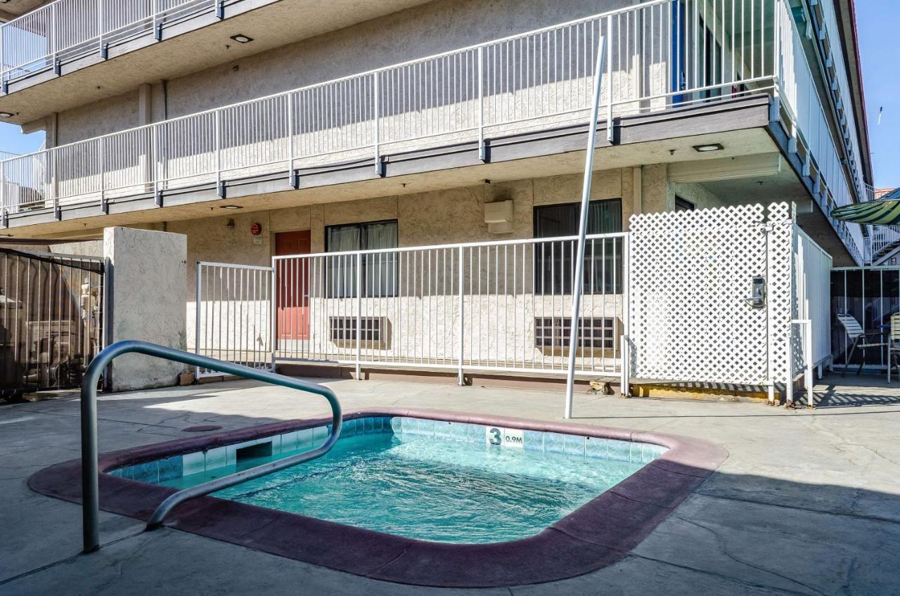Studio 6-Fresno, Ca - Extended Stay Pinedale Exterior photo
