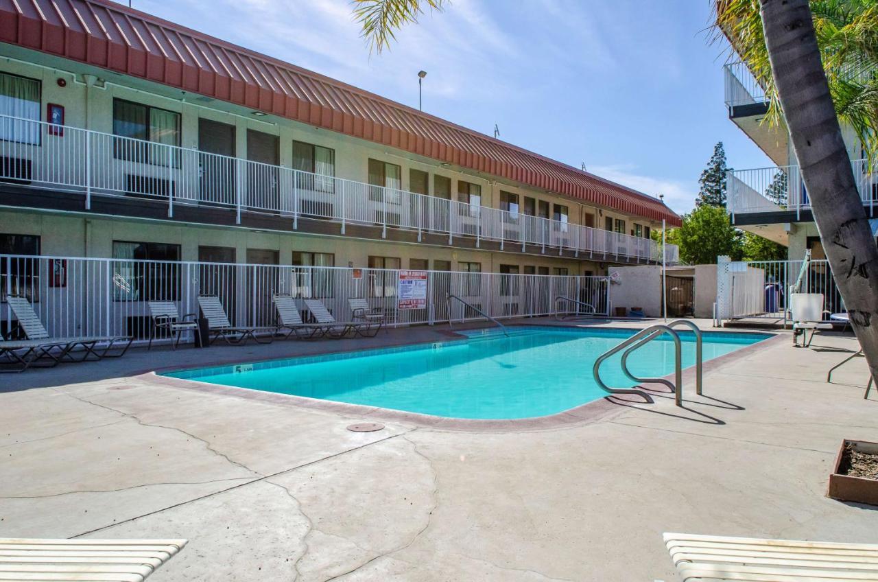 Studio 6-Fresno, Ca - Extended Stay Pinedale Exterior photo
